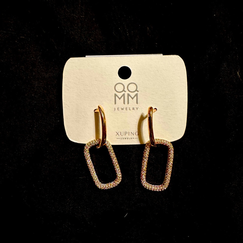 XIUPING MOISSANITE DROP EARRINGS IN GOLD METAL BRAND NEW!